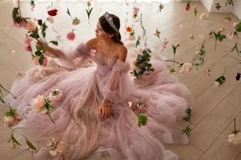 "Идеальные образы, которые подчеркнут красоту": Андре Тан посоветовал наряды на выпускной бал