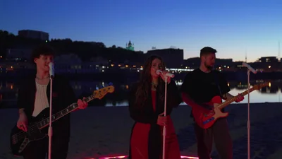 "У Київ": KAZKA і ENLEO зняли чуттєвий кліп на тлі вечірньої столиці