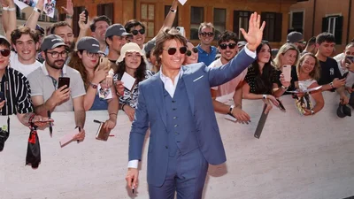 Мотивація худнути до літа: 61-річний Том Круз вразив фігурою – позував без сорочки