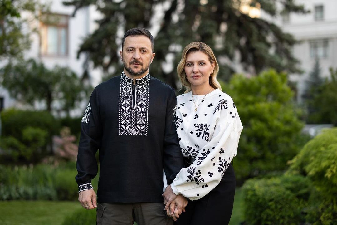 День вишиванки 2024 - Володимир і Олена Зеленські - 613659 День вишиванки 2024 - Володимир і Олена Зеленські - фото 613659