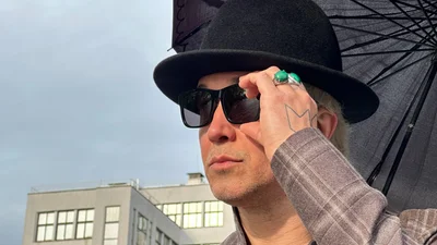 Сергей Бабкин выпустил mood video на новый трек "Наша душа", которое снял в несокрушимом Харькове