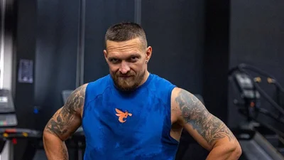 Олександр Усик показав як під "Teresa & Maria" готується до бою з Тайсоном Ф'юрі – відео