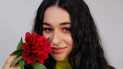 FIЇNKA в дуеті з Іваном Поповичем презентували колоритний трек "Гуцулянка"