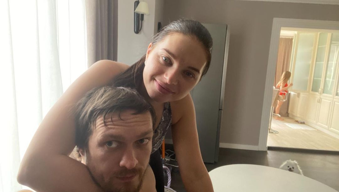 Олександр Усик познайомився з дружиною ще у школі - 614246 Олександр Усик познайомився з дружиною ще у школі - фото 614246