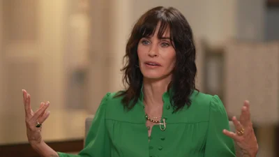 "Мэттью рядом": Кортни Кокс заявила, что разговаривает с покойным Мэттью Перри