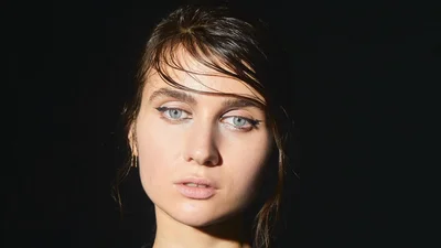 Jerry Heil поразила стильным образом для Каннского кинофестиваля