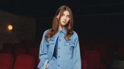 Jerry Heil поразила исполнением вживую хита "Teresa & Maria" в аэропорту