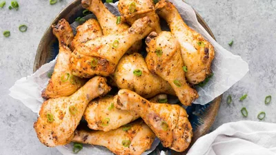 Вкусные куриные голени – как легко и просто запечь в рукаве