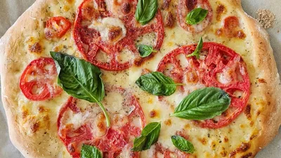 Піца з кабачками та томатами – ідеальна випічка з овочами та сиром