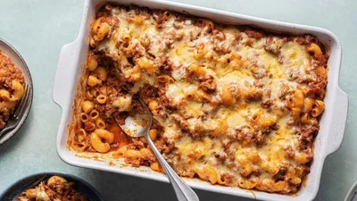 Макаронная запеканка с фаршем – сытный ужин, который накормит большую семью