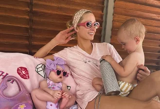 "Діти Барбі": фанати у захваті від фото з відпочинку Періс Гілтон з донькою та сином