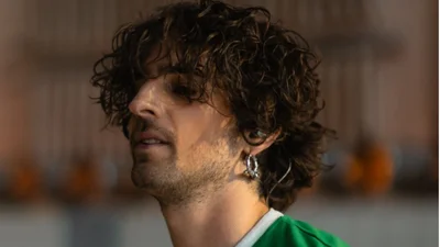 Провокаційно та зухвало: співак Володимир Дантес презентував нову пісню "Дура"