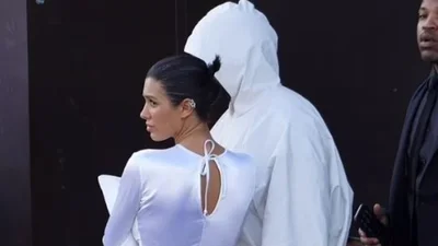 Бьянка Цензори снова эпатировала публику своим выходом в трусиках