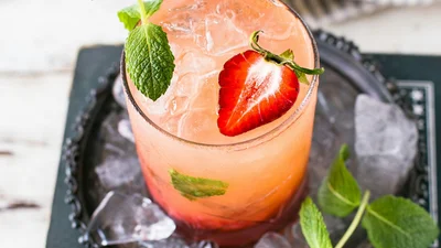 Полуничне мохіто в банці: готуй компот зараз - радій взимку