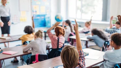 Идеи подарков для учителя от учеников на Выпускной от учеников