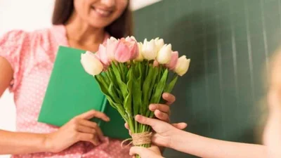 Який букет квітів краще подарувати вчителю на Випускний