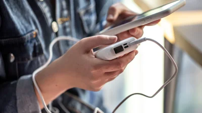 Ці дві дії непомітно знищують батарею твого смартфона: не роби так