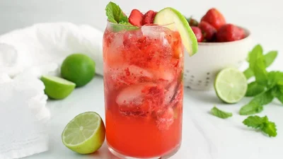 Компот "Клубничный мохито" – как приготовить самый вкусный напиток лета