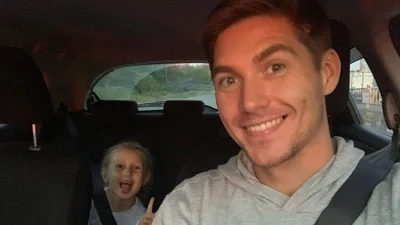 Владимир Остапчук показал архивное фото и видео с дочерью, которая живет в Канаде