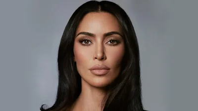"Запираюся від них у ванній": Кім Кардашян розповіла про труднощі материнства