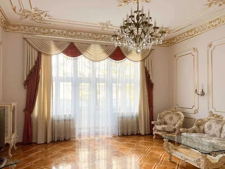 Дорого-богато: сеть шокировала роскошная квартира во Львове, которую продают за $950 тысяч - 618508 Дорого-богато: сеть шокировала роскошная квартира во Львове, которую продают за $950 тысяч - фото 618508