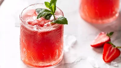 Рецепт безалкогольного коктейля с клубникой за 5 минут