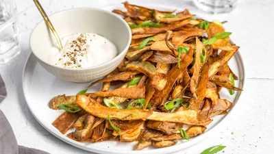 Картофельная кожура фри – Эктор показал, как приготовить бюджетную закуску к Евро-2024