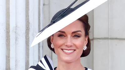 Розгадали послання, яке Кейт Міддлтон зашифрувала в своєму святковому образі