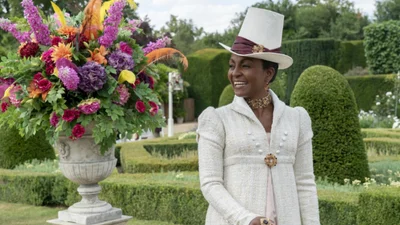 Зірка "Бріджертонів" зустрілась з українськими біженцями в Польщі: емоції переповнюють