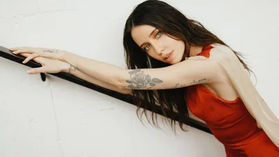 Feeling your heartbeat: DOROFEEVA випустила кліп на танцювальний трек "Хартбіт"