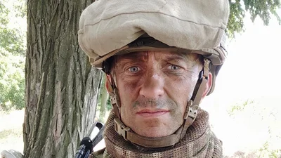 Екранізують мемуари британця з ЗСУ, який пройшов полон РФ: докладеться батько Тома Гарді