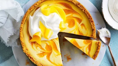 Ніжний, вершковий і без випікання: рецепт чизкейка з абрикосами і манго