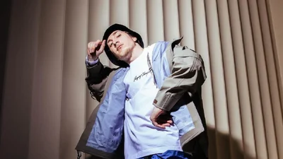 Олександр Терен показав, як планує феєрично з'явитись на першій вечірці Холостяку