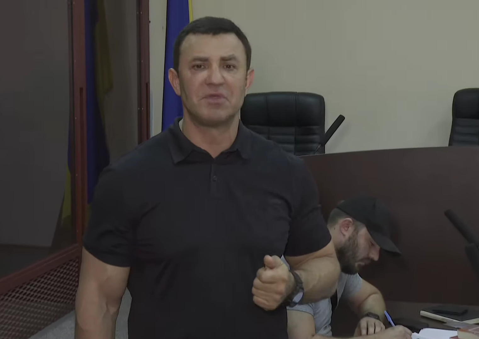 Сколько стоит одежда Николая Тищенко, в которой он пришел на суд - 620565 Сколько стоит одежда Николая Тищенко, в которой он пришел на суд - фото 620565