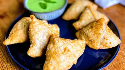 Швидкий і ситний сніданок у будні: готуємо лаваш з начинкою