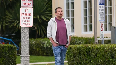 Бен Аффлек накинувся із лайкою на папараці