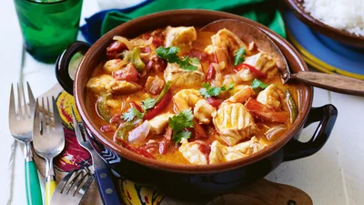 Любителям рыбы приготовиться: идеальный хек, тушеный с овощами