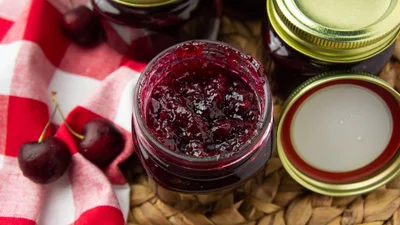 Как приготовить густой вишневый джем на зиму – надежный рецепт