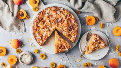 Коли гості на порозі: готуємо абрикосовий пиріг з крихтою нашвидкуруч