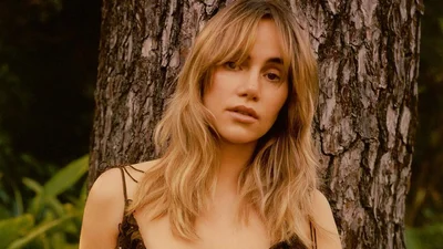 Возлюбленная Роберта Паттинсона показала их дочь на обложке Vogue