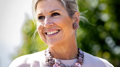 Королева Максима показала ідеальний образ для літніх свят