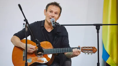 Святослав Вакарчук получил как военнослужащий более 800 тысяч гривен