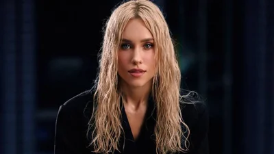 Немов Кім Кардашьян: Даша Квіткова вразила фотосетом в діловому стилі