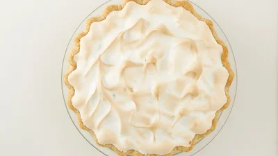 Пиріг з вишнею і меренгою - готуй за вдалим і перевіреним рецептом
