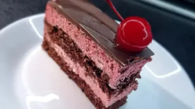 Десерт с сезонной ягодой: приготовь невероятный пляцок с вишнями