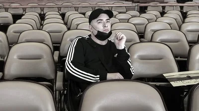 Андрей Данилко показал фото времен юности — угадываем, сколько ему там лет