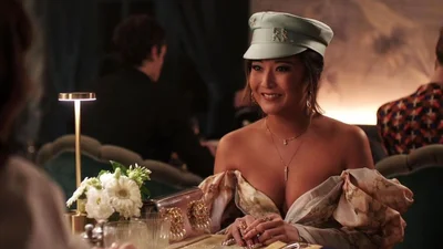 Ущипните нас: героиня Минди Чен из "Эмили в Париже" появится в кепи Руслана Багинского в 4 сезоне