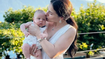 Дівчата, тримайтеся: Іванна Онуфрійчук повеселила прикольними фото сина