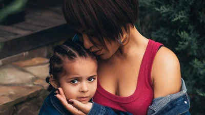 Редкое фото: Гайтана показала дочь, которая заметно подросла