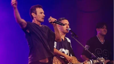 Святослав Вакарчук і Yaktak у дуеті переспівали хіти одне одного на Atlas United